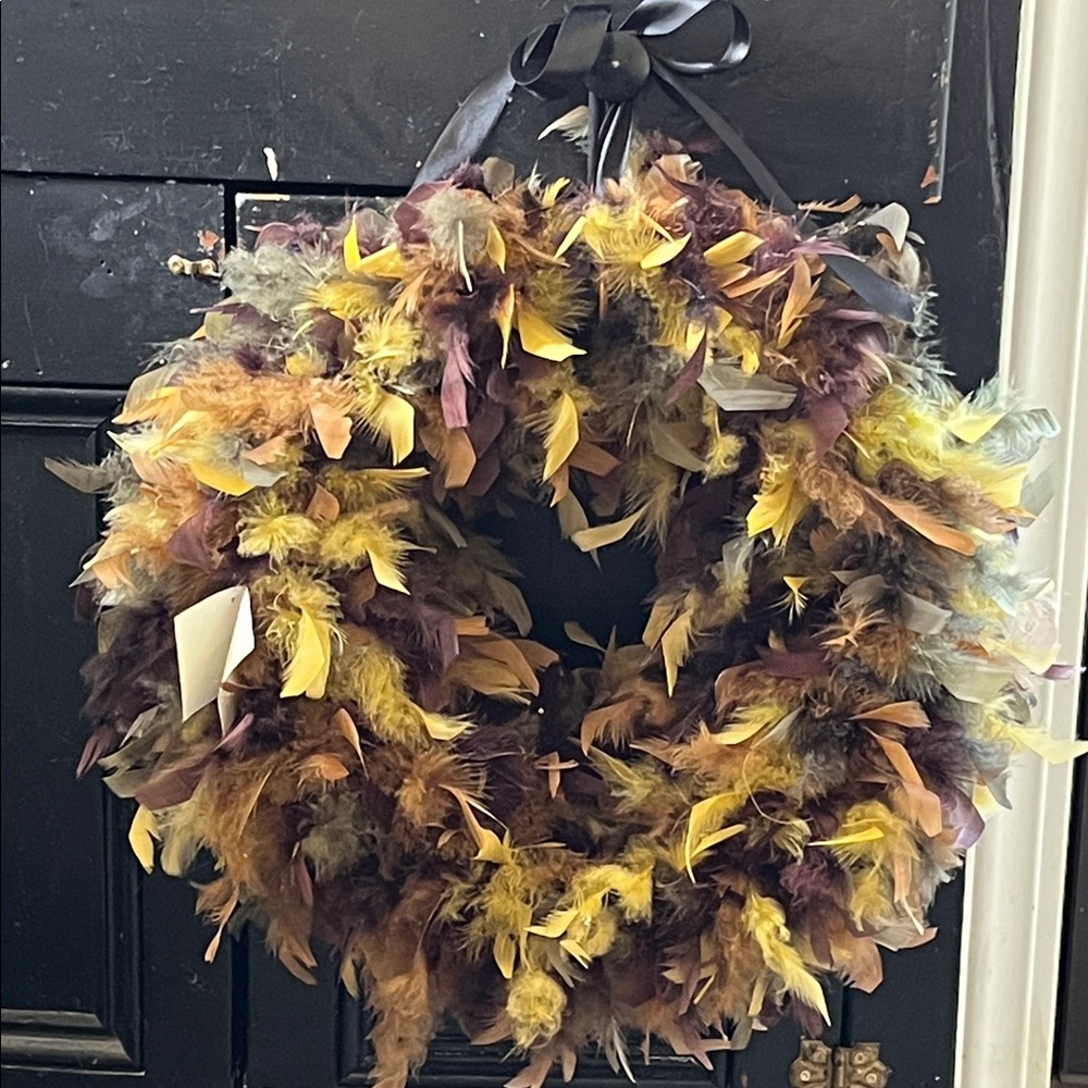 KATHRYN CLARKE Large Feather Wreath - Picture 2 of 12